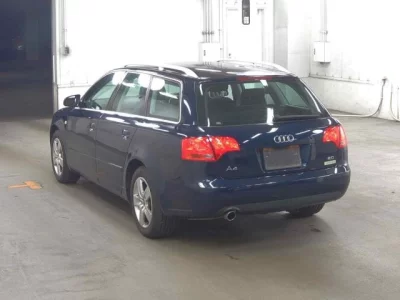 AUDI A4 AVANTE
