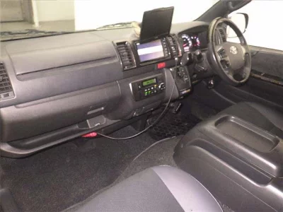 TOYOTA HIACE VAN