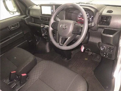 TOYOTA PIXIS VAN