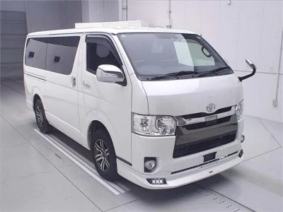 TOYOTA HIACE VAN
