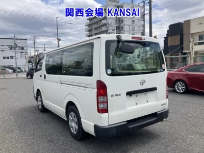 TOYOTA HIACE VAN