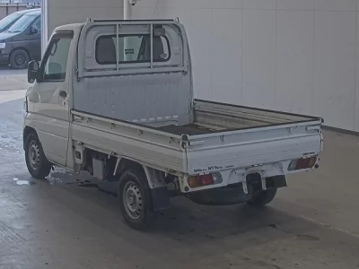 NISSAN CLIPPER TRUCK