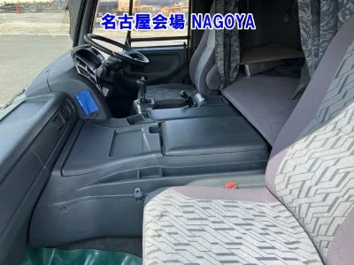 NISSAN UD