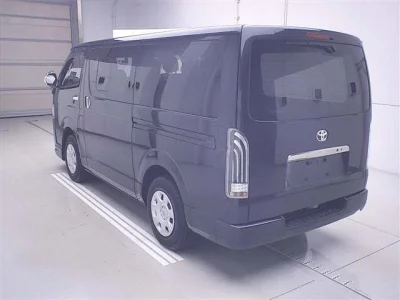 TOYOTA REGIUS ACE VAN