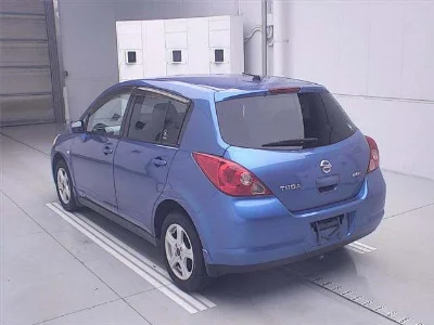 NISSAN TIIDA