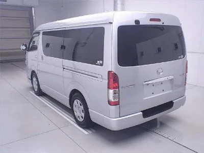 TOYOTA REGIUS ACE VAN