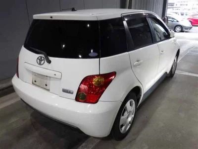 TOYOTA IST