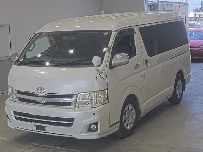 TOYOTA HIACE