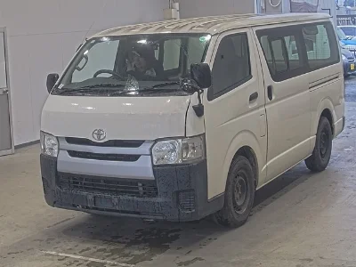 TOYOTA REGIUS VAN