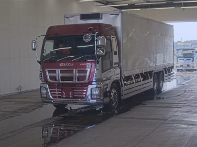 ISUZU GIGA