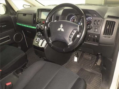 MITSUBISHI DELICA D5