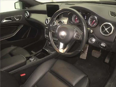 MERCEDES BENZ GLA