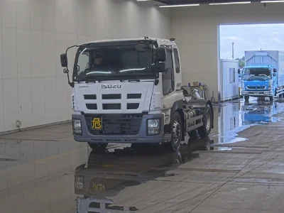 ISUZU GIGA
