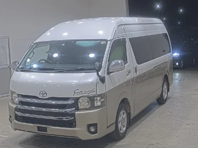 TOYOTA HIACE