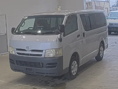 TOYOTA HIACE