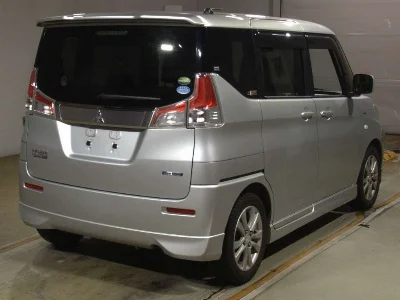 MITSUBISHI DELICA D2