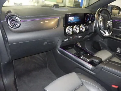 MERCEDES BENZ GLA