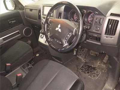 MITSUBISHI DELICA D5