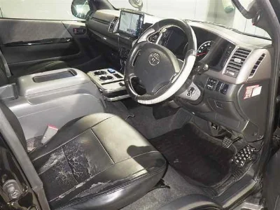 TOYOTA HIACE VAN