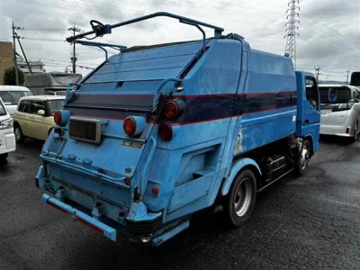 MITSUBISHI CANTER