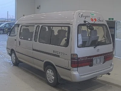 TOYOTA HIACE