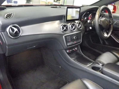 MERCEDES BENZ GLA
