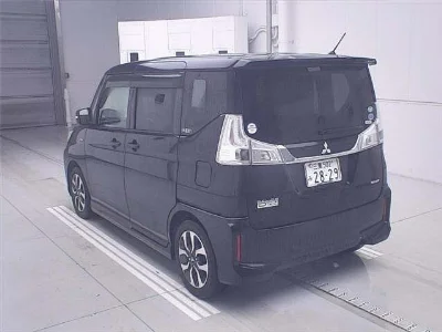 MITSUBISHI DELICA D2