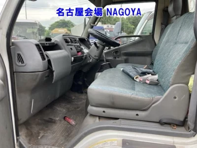 MITSUBISHI CANTER
