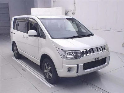 MITSUBISHI DELICA D5