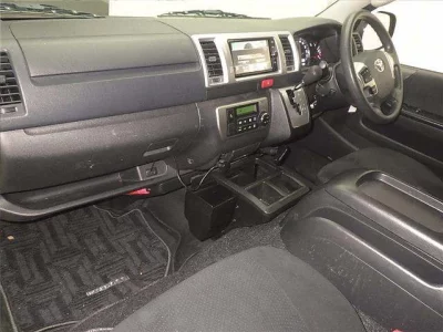 TOYOTA REGIUS ACE VAN