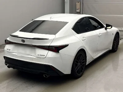 LEXUS IS