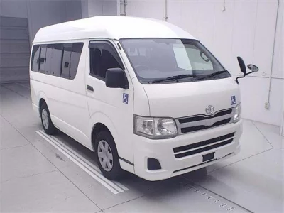 TOYOTA HIACE VAN