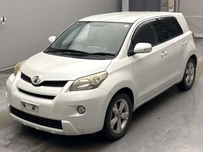 TOYOTA IST