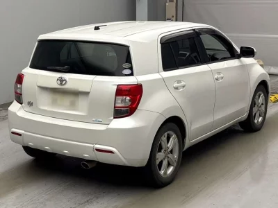 TOYOTA IST