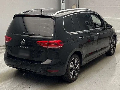VOLKSWAGEN GOLF TOURAN