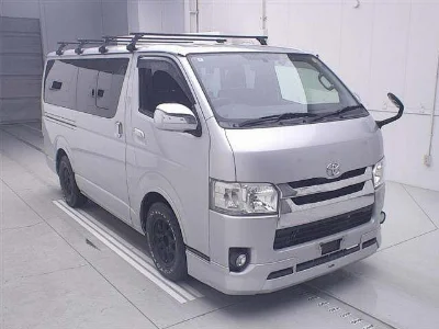 TOYOTA HIACE VAN