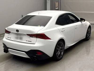 LEXUS IS