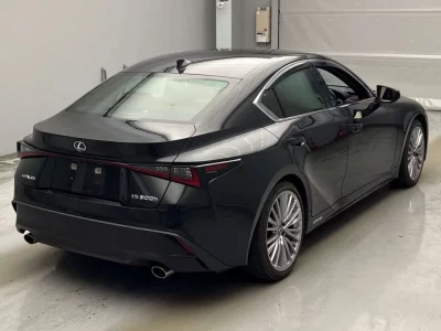 LEXUS IS