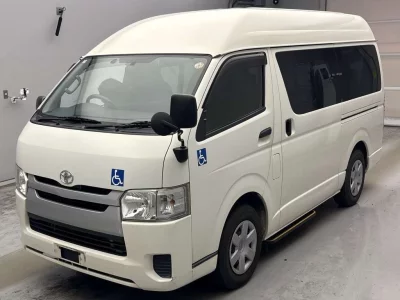 TOYOTA HIACE VAN