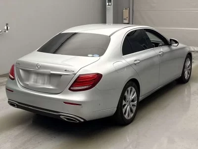 MERCEDES BENZ E CLASS