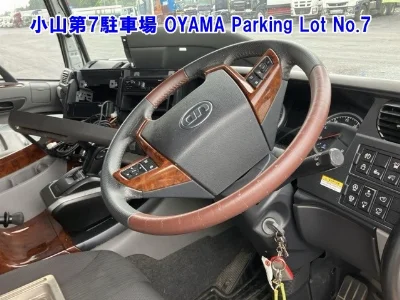 NISSAN UD