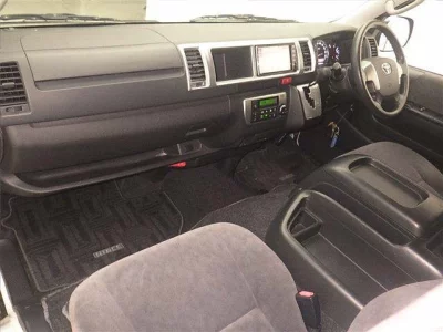 TOYOTA HIACE