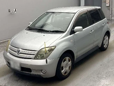 TOYOTA IST