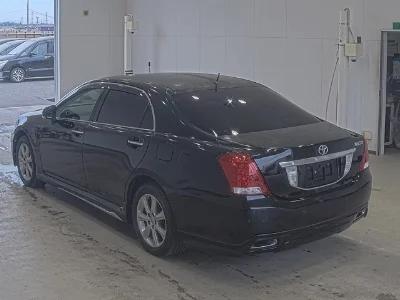 TOYOTA CROWN MAJESTA