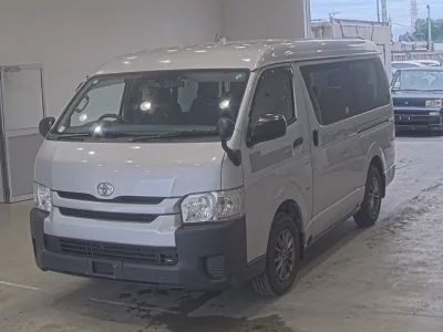 TOYOTA HIACE