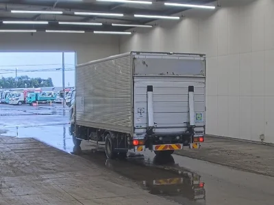 MITSUBISHI FUSO FIGHTER
