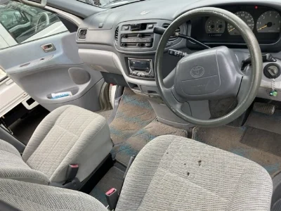 TOYOTA HIACE REGIUS