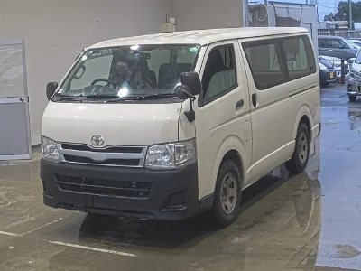 TOYOTA REGIUS ACE VAN