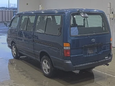 TOYOTA HIACE