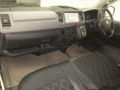 TOYOTA HIACE VAN